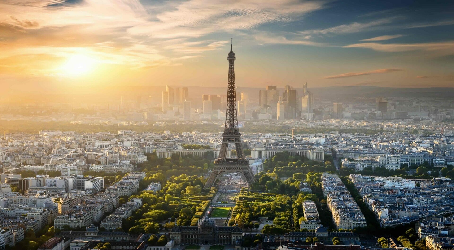 Emily in Paris, Eiffel Tower