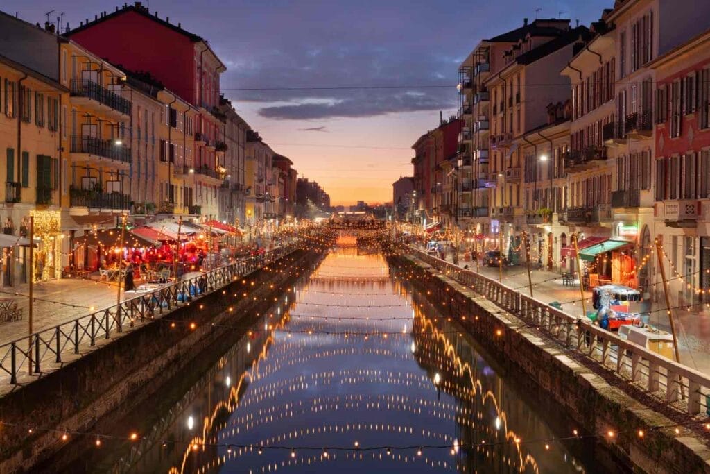 navigli canal milan italy at twilight 2022 03 04 10 18 00 utc