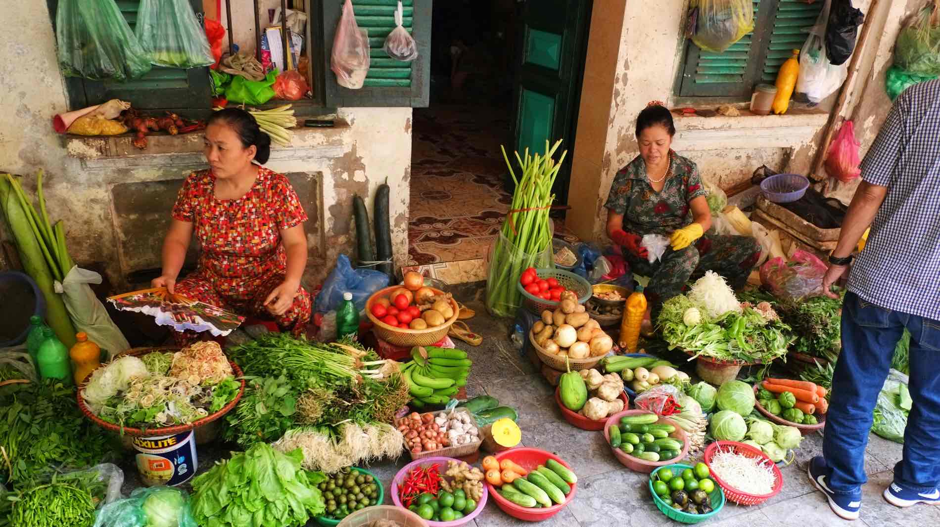 Hanoi women selling vegetables