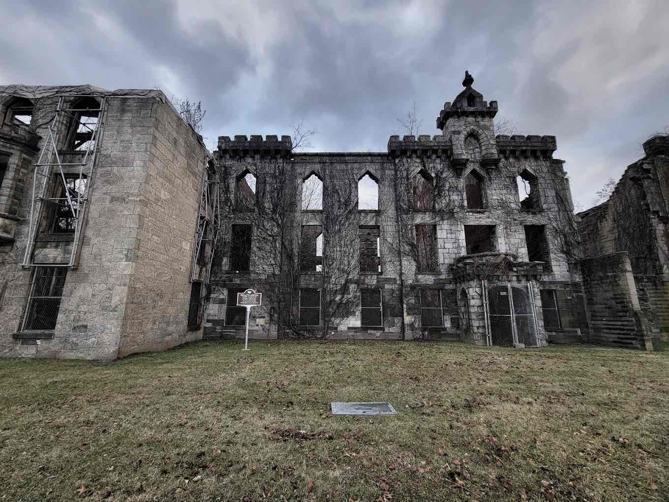 Smallpox Memorial Hospital