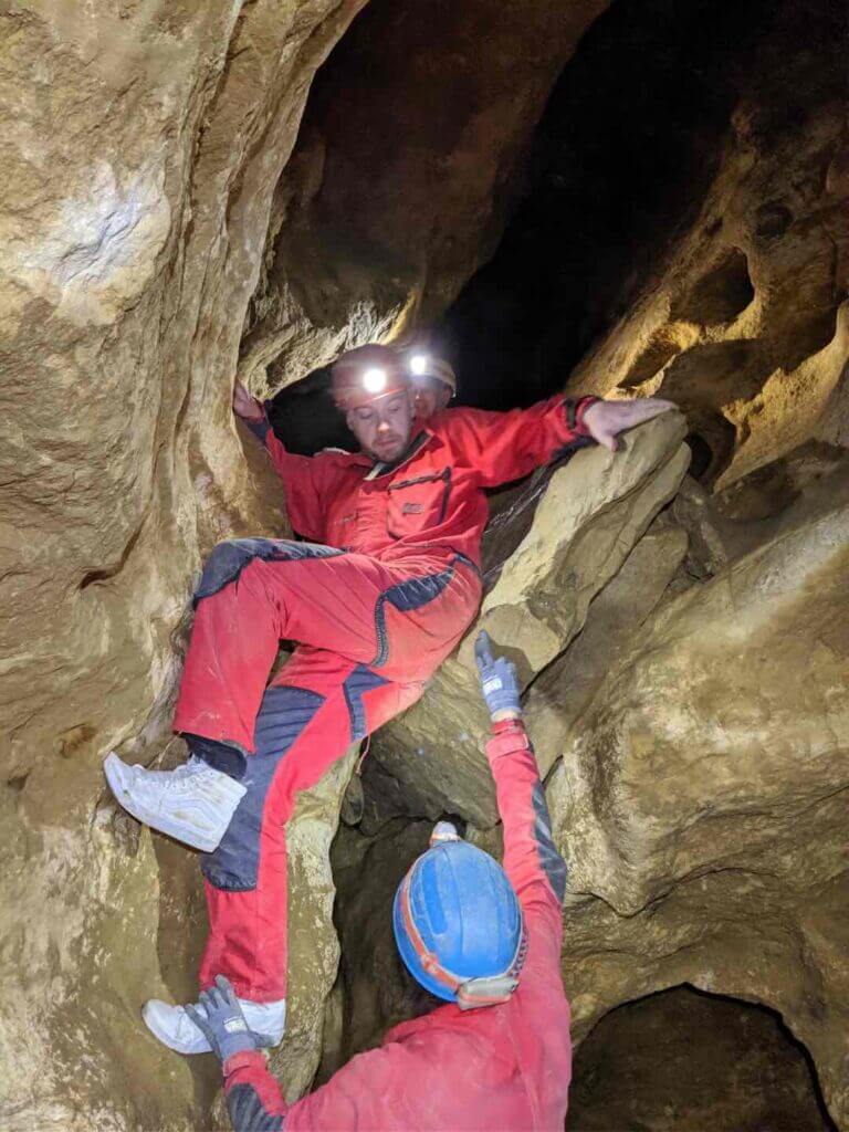 Caving descent