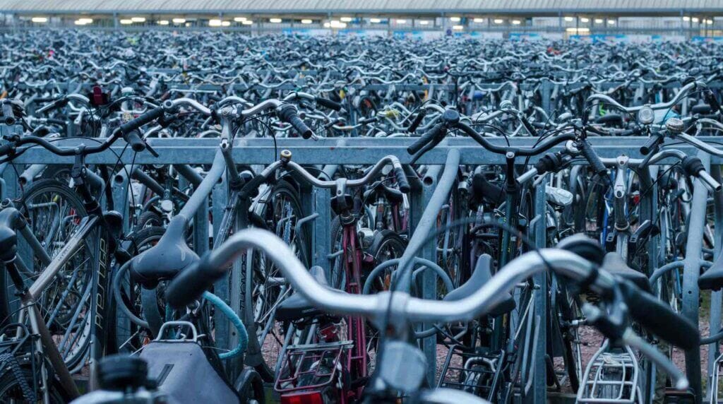 bikes of Amsterdam, littered