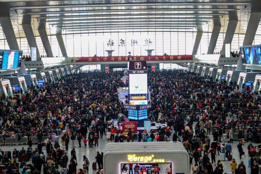 Mastering Peak Season Travel: Essential Do’s and Don’ts