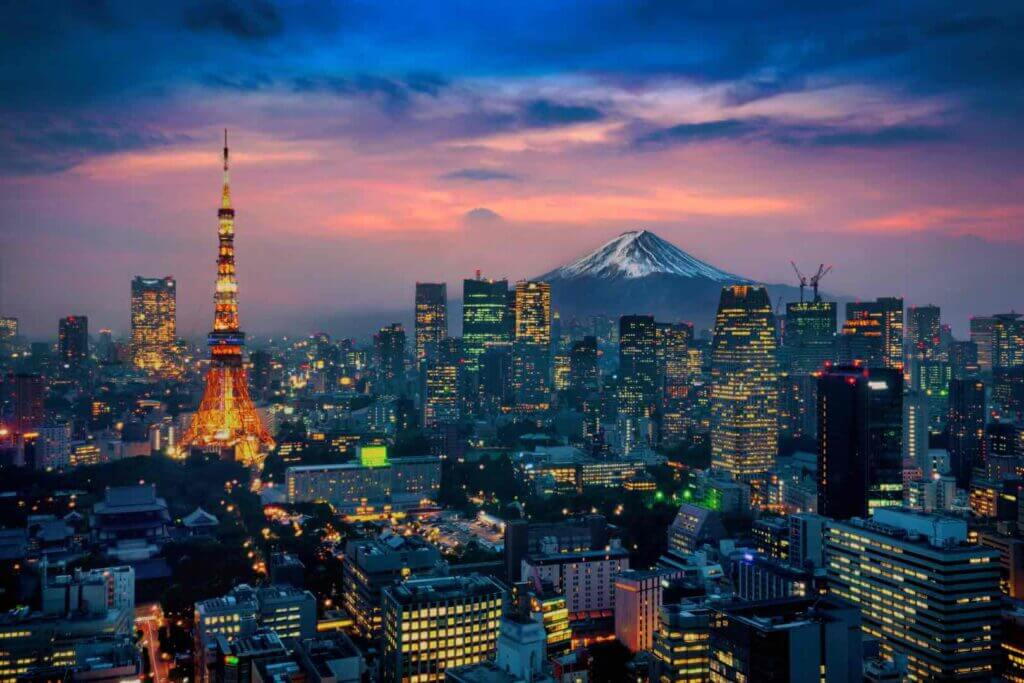 Tokyo at night! wow!