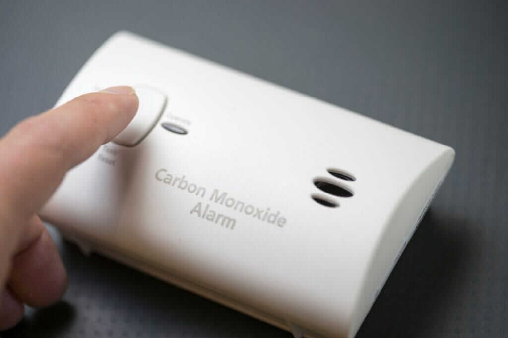 Travel Safety Essential: Why a Portable Carbon Monoxide Detector is a Must-Have ✈️