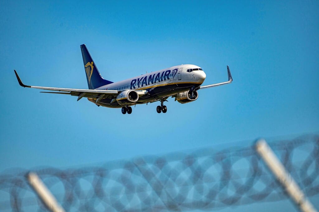 Master RyanAir: Your Ultimate Guide to Flying Smart & Saving Big