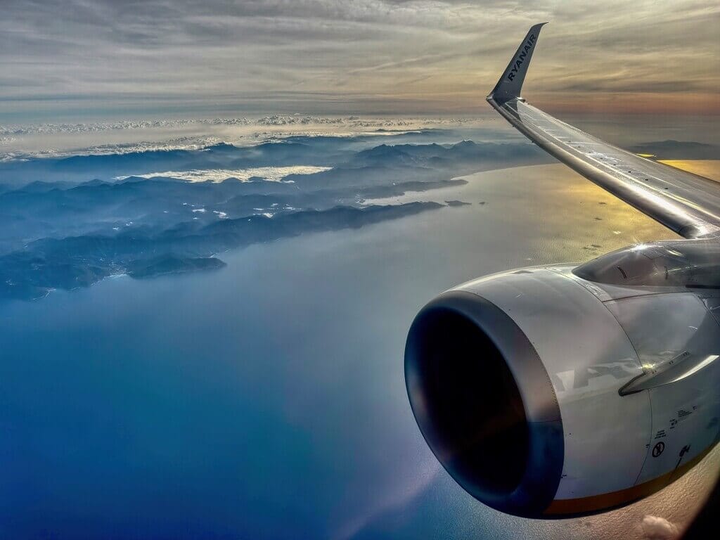 Direct vs Third-Party Travel: Your Ultimate Booking Decision Guide