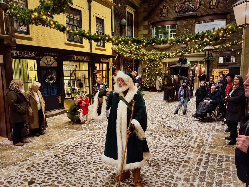 UK Festive Weekenders: 8 Easy City Breaks For Maximum Cheer 🎄✨