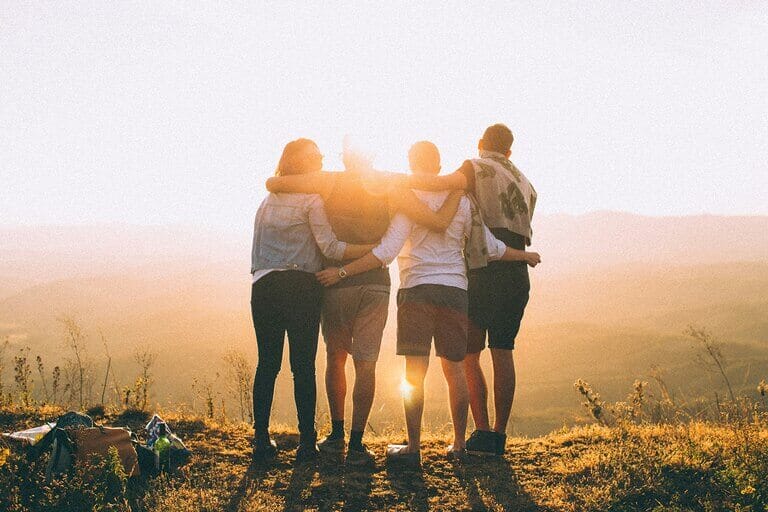How to Find Travel Buddies Online: The Ultimate Guide for Solo Travellers