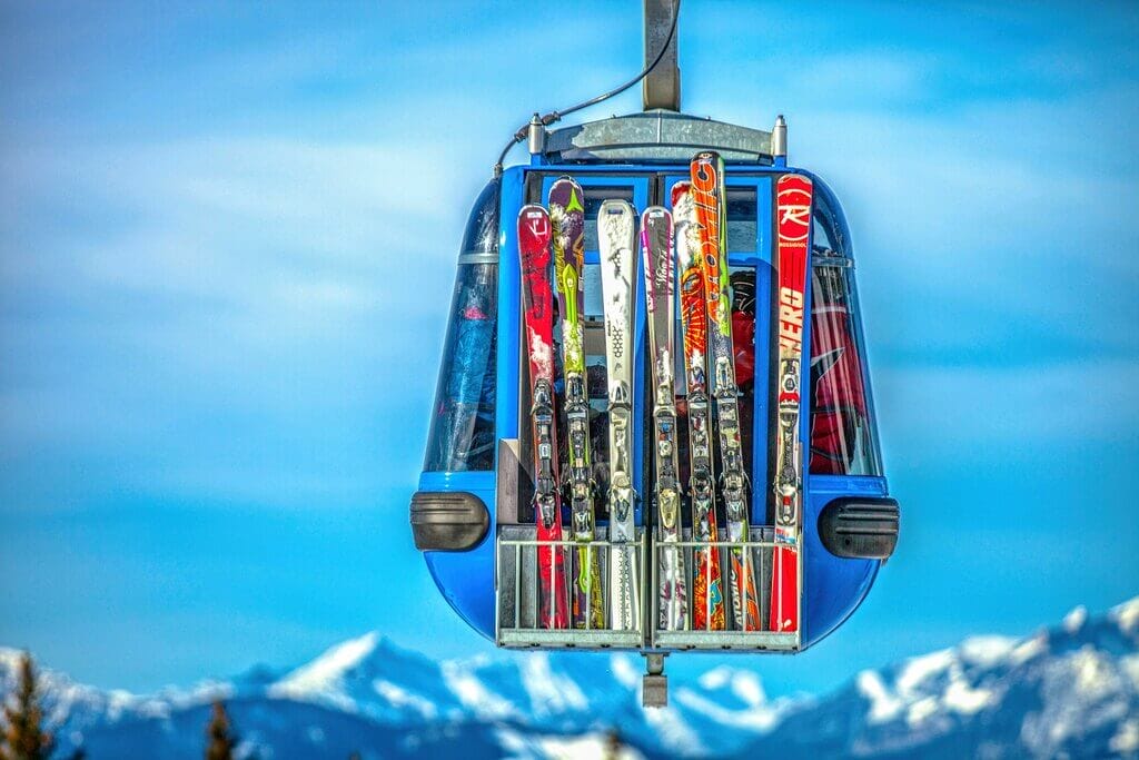 Skiing Etiquette 101: The Unwritten Rules Of The Slopes For Beginners