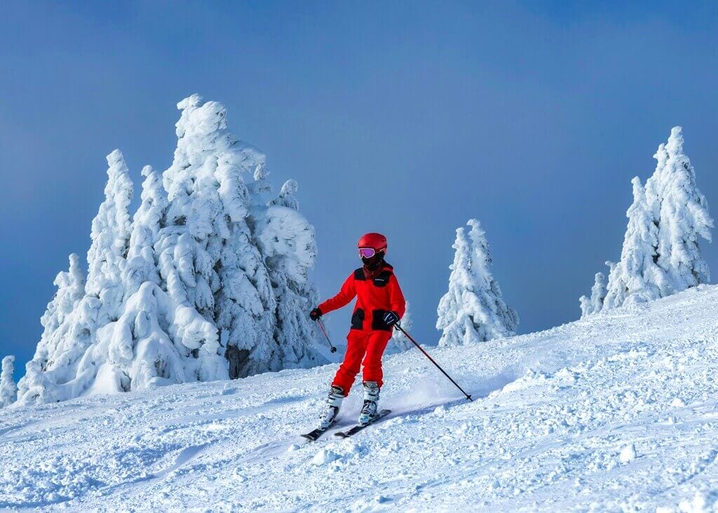 Solo Ski Trips: How To Make Friends On A Snow Holiday